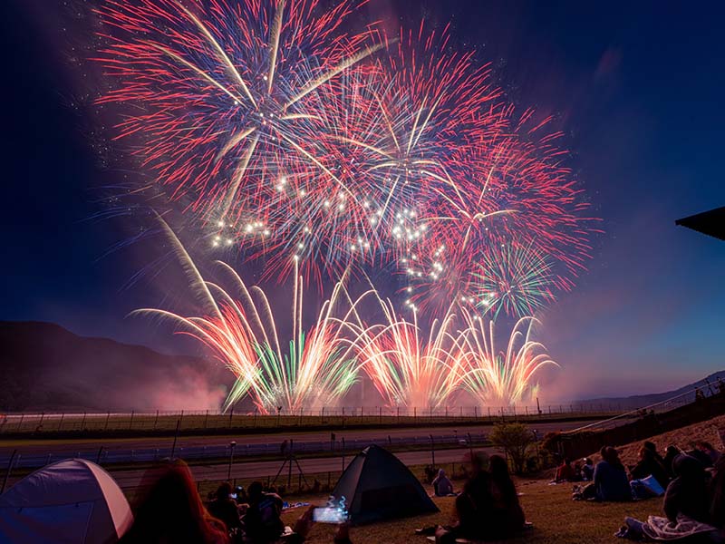 値下げ】天空de HANABI オートポリス 花火 キャンプエリア券 - イベント